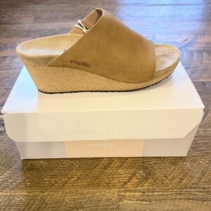 NWT!! Birkenstock Namica Suede Leather Wedge Sandals.
